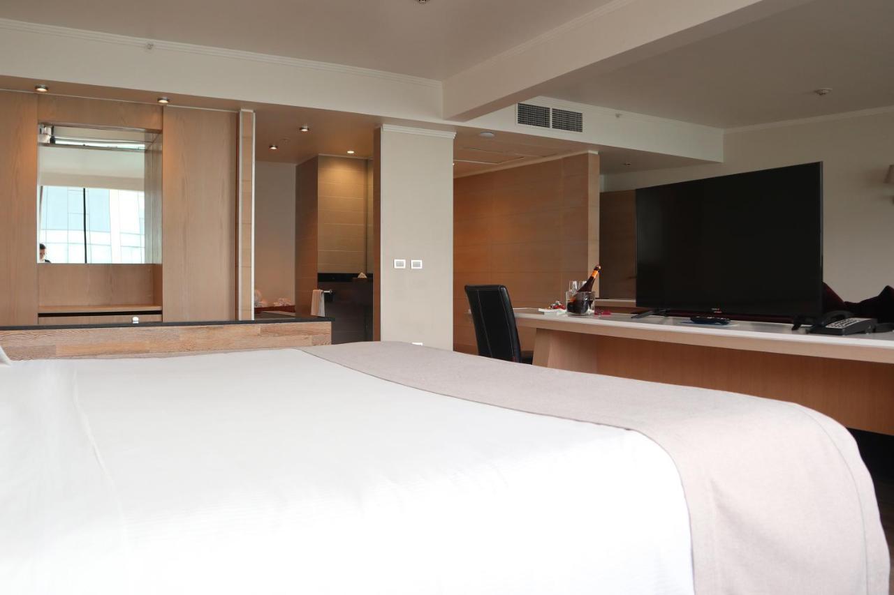 מלון Wyndham Concepcion Pettra מראה חיצוני תמונה A room at the hotel