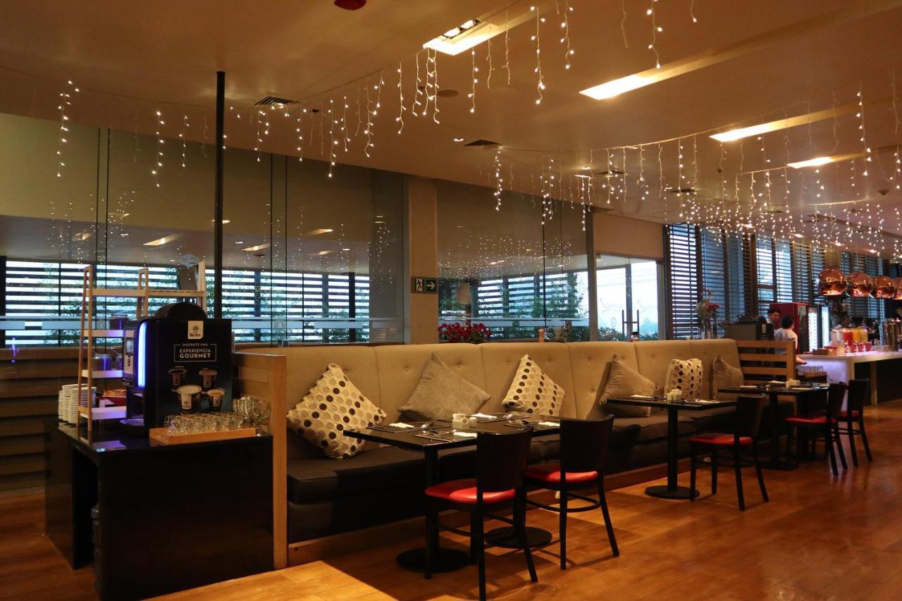 מלון Wyndham Concepcion Pettra מראה חיצוני תמונה The interior of the restaurant