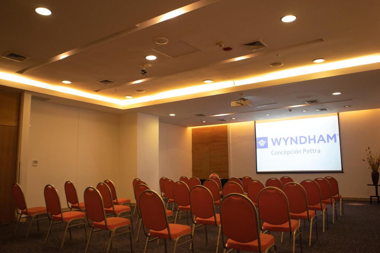 מלון Wyndham Concepcion Pettra מראה חיצוני תמונה A meeting room at the hotel