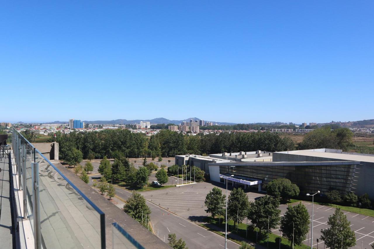 מלון Wyndham Concepcion Pettra מראה חיצוני תמונה View of the San Jose skyline from the rooftop of the Fairmont San Jose