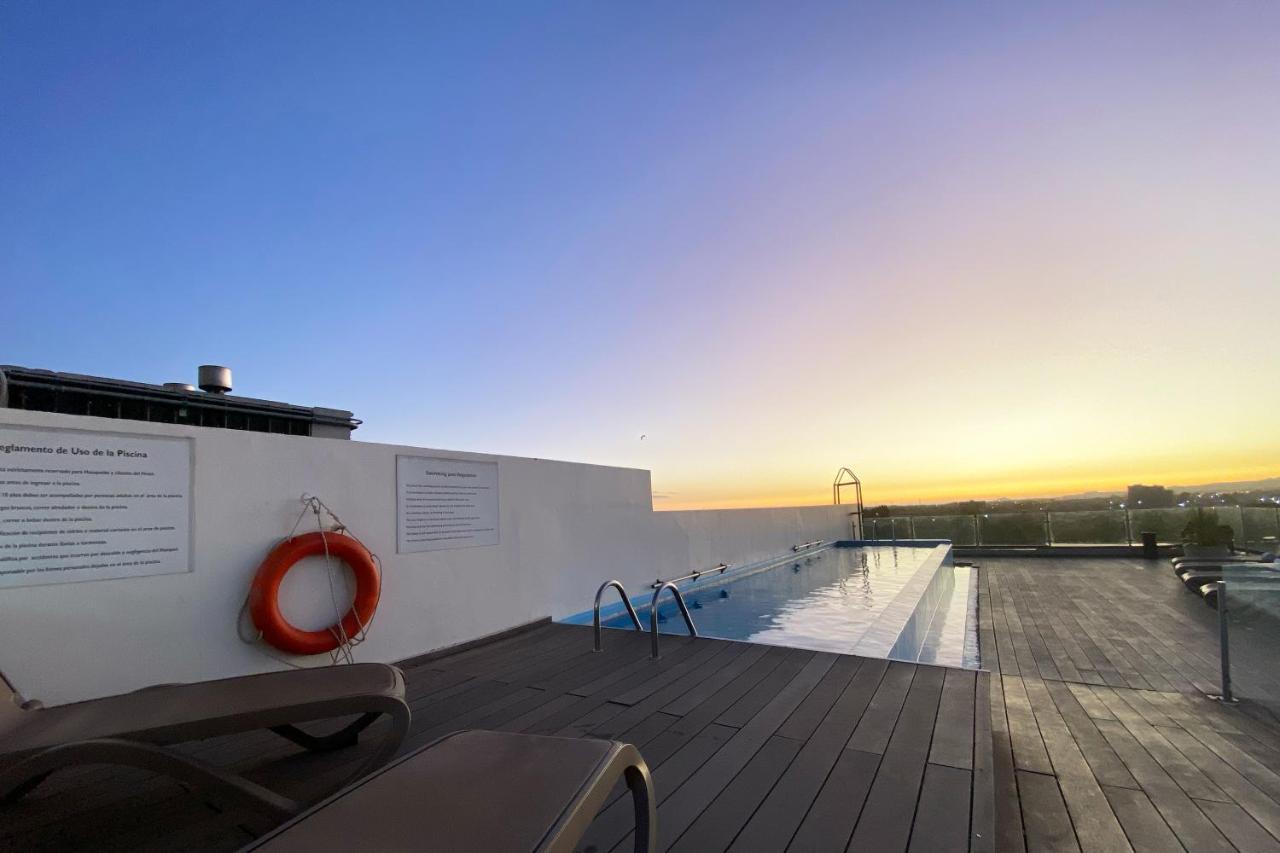 מלון Wyndham Concepcion Pettra מראה חיצוני תמונה Rooftop pool at the hotel