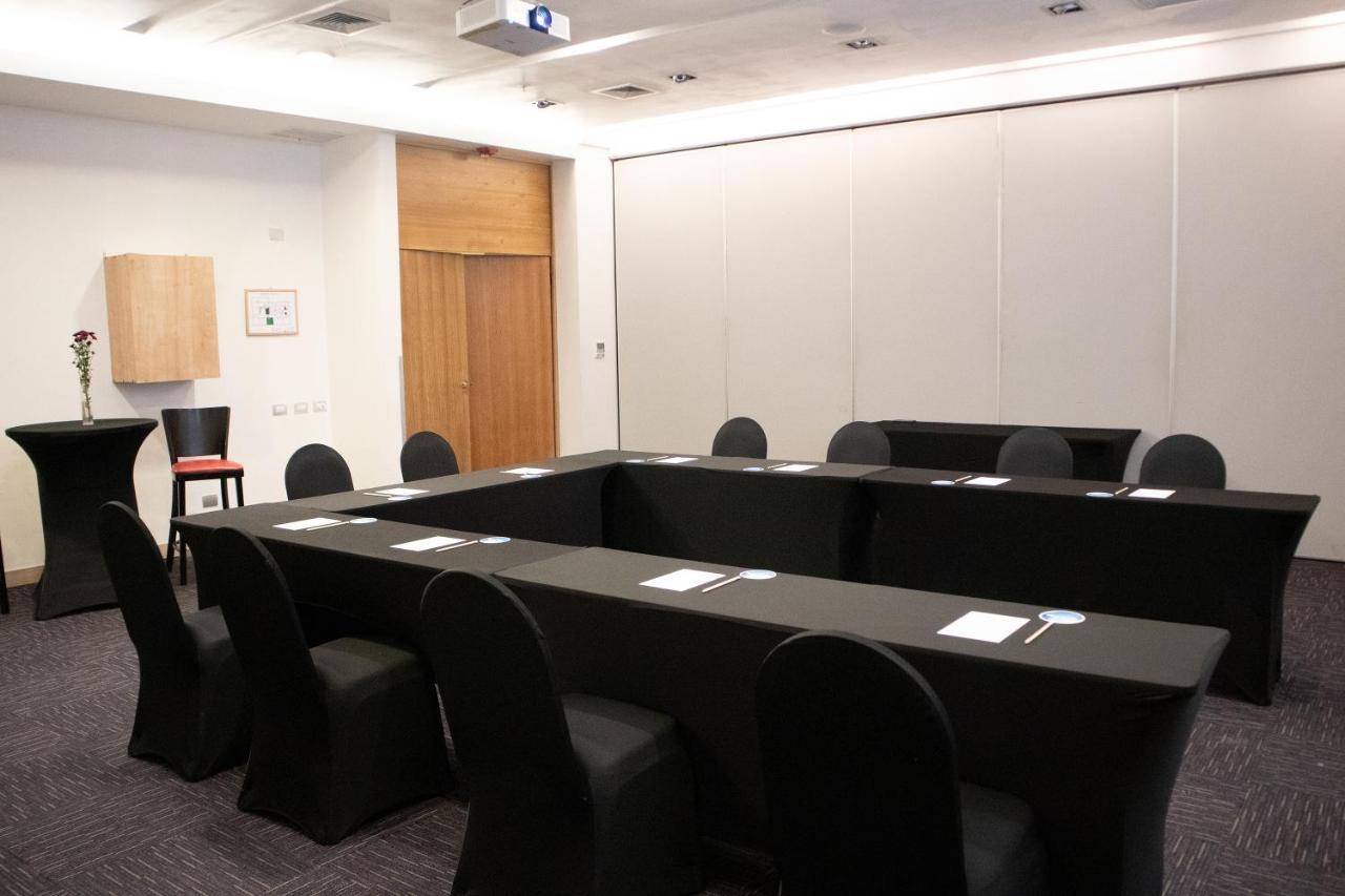 מלון Wyndham Concepcion Pettra מראה חיצוני תמונה A meeting room at the hotel