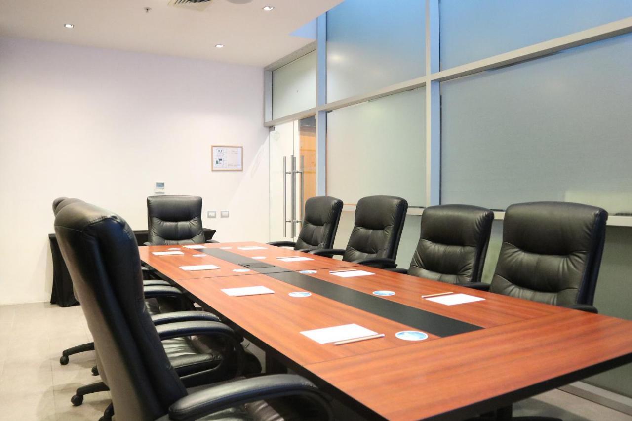 מלון Wyndham Concepcion Pettra מראה חיצוני תמונה A conference room