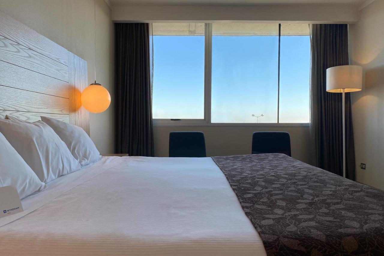 מלון Wyndham Concepcion Pettra מראה חיצוני תמונה A room at the hotel